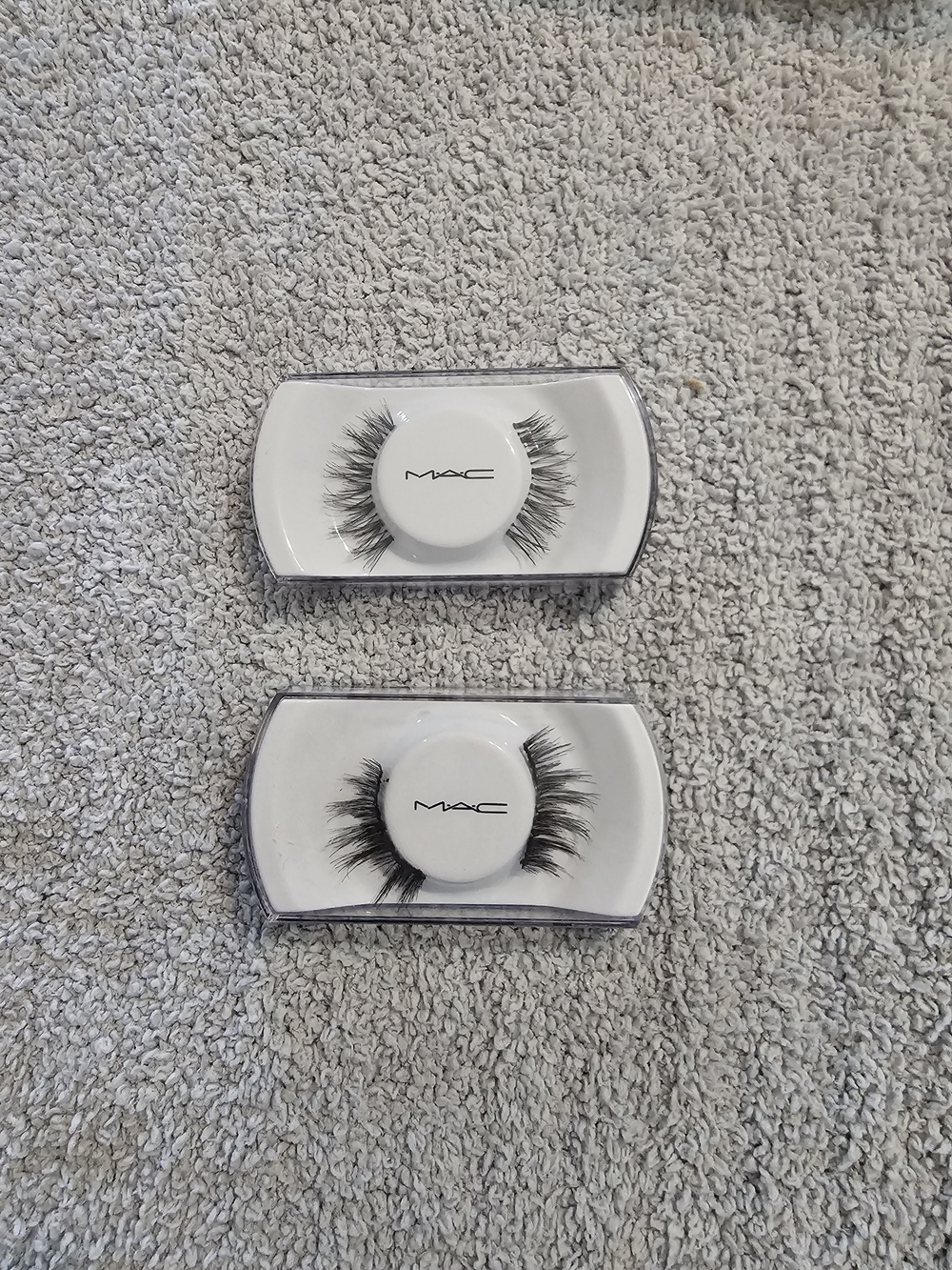 MAC Cosmetics Black False Lashes - Voluminous Pair